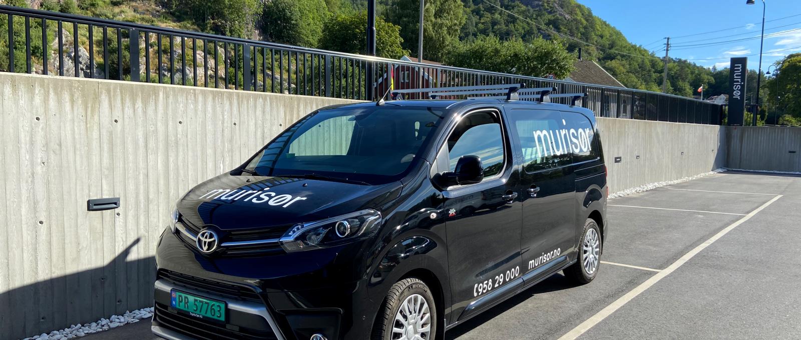 Mur i Sør kjøper nye biler hos Toyota Sør