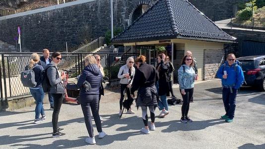 K U L T å være med på