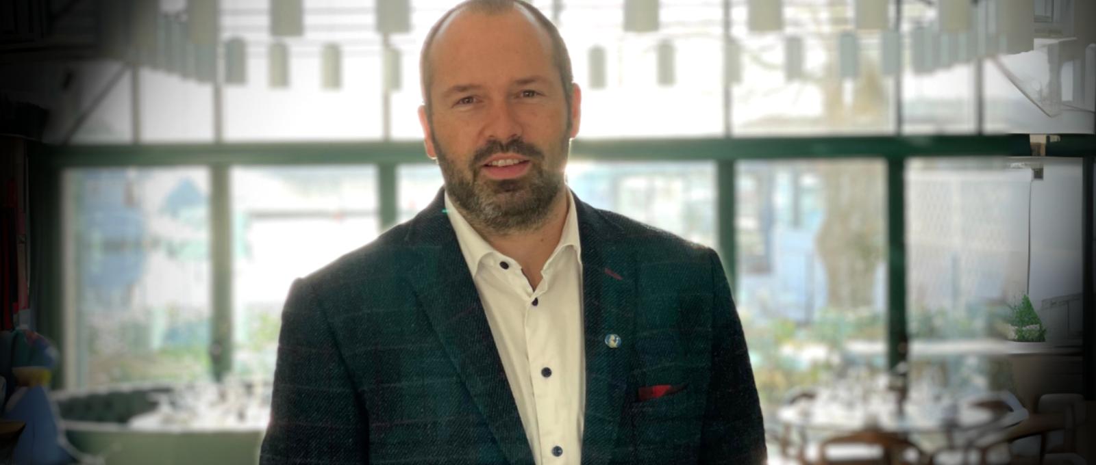 God mat og gode relasjoner går hånd i hånd - Møt Stian Tungland fra HOS MOI